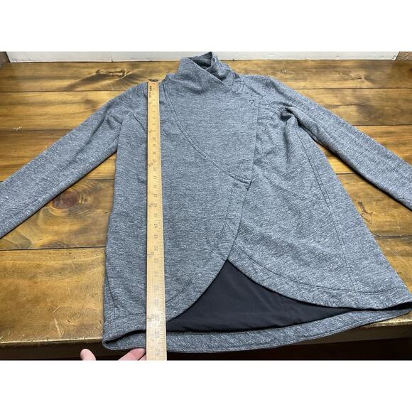 Lululemon Cardigan Sweater Womens 6 Gray Thats A Wrap Yoga Stretch Snap - Picture 7 of 13